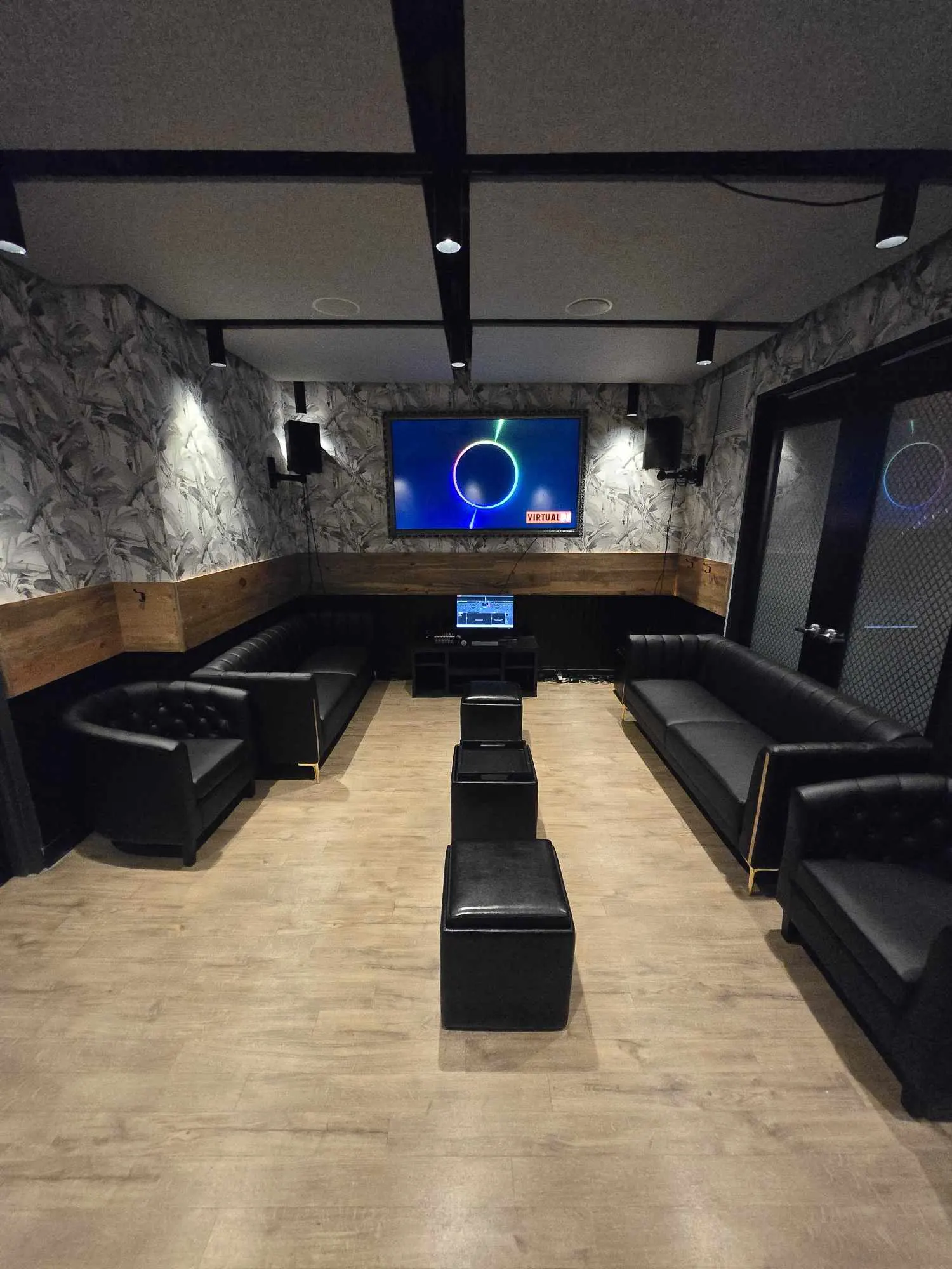 Rare Karaoke Cafe