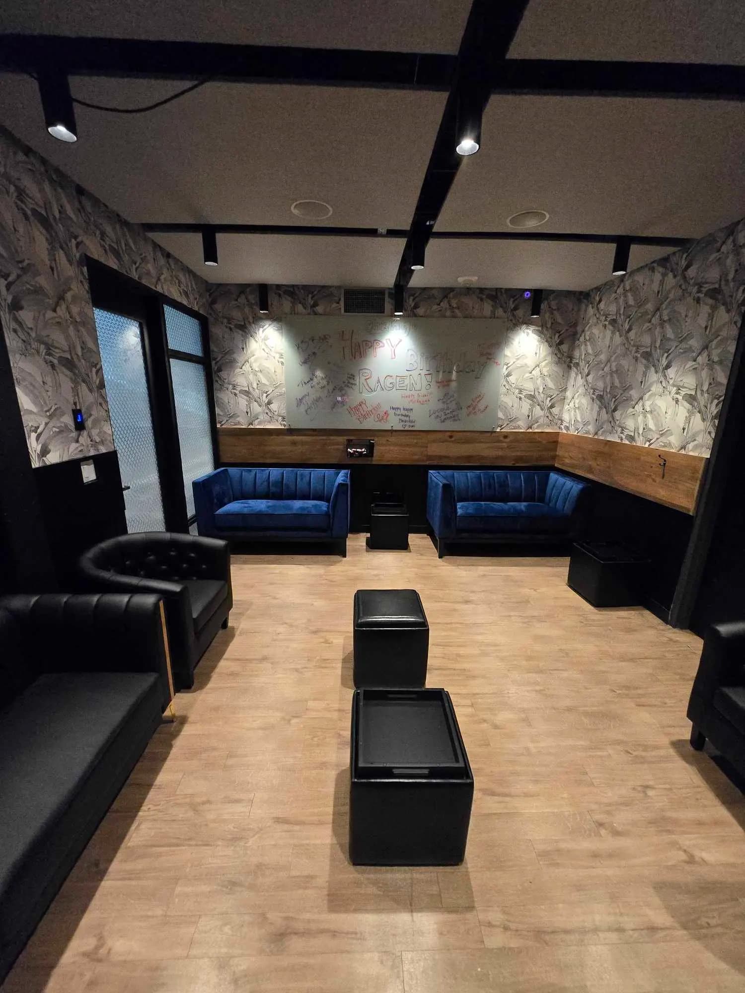 Rare Karaoke Cafe