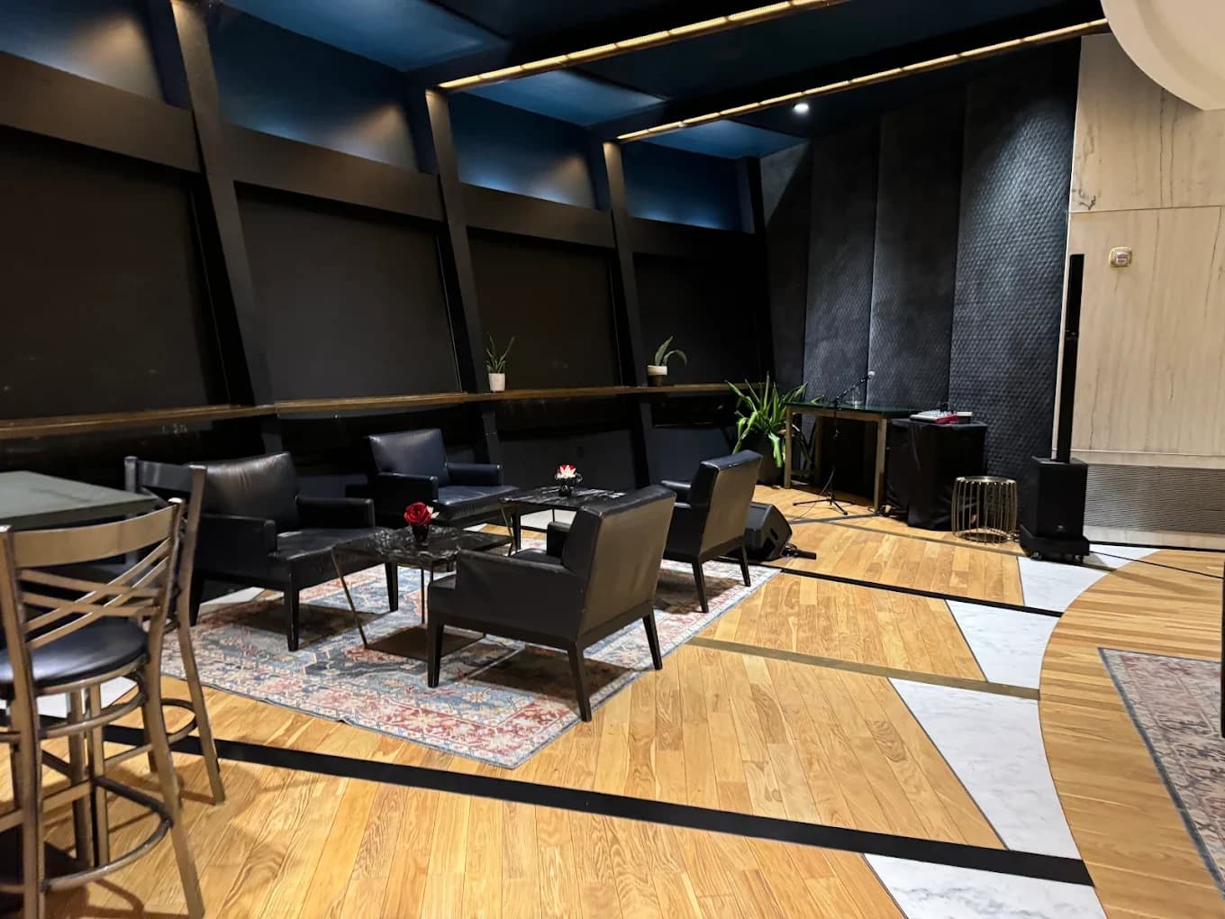 Skye Lounge