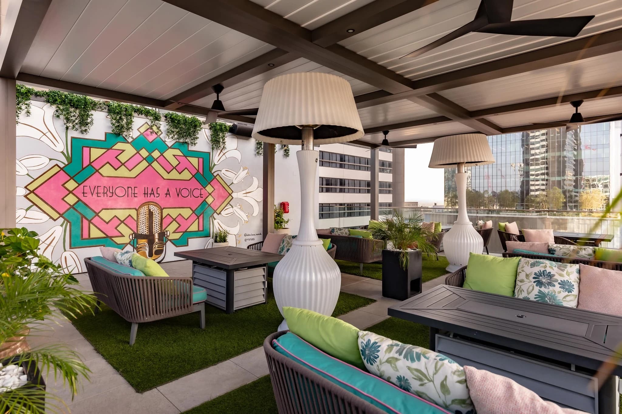 Heirloom Rooftop Lounge at Holston House