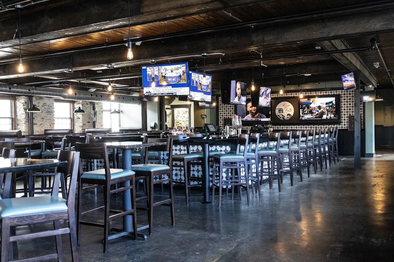 River Falls Restaurant