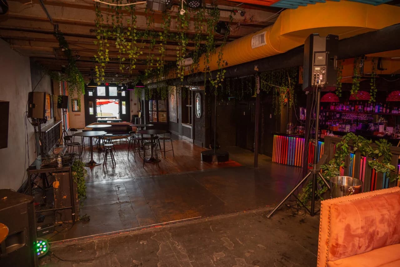 Dancing Cats Bar