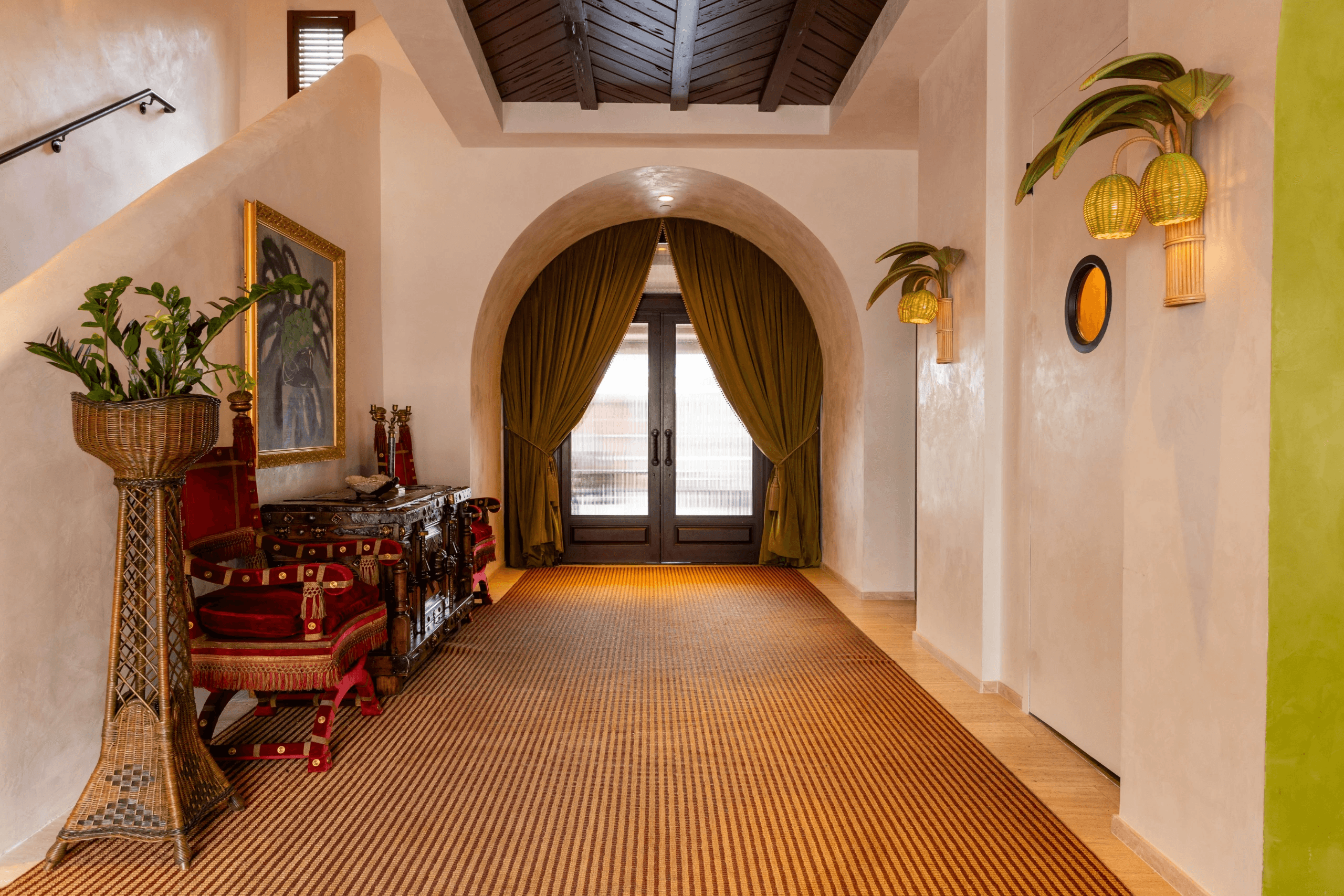 Esme Hotel